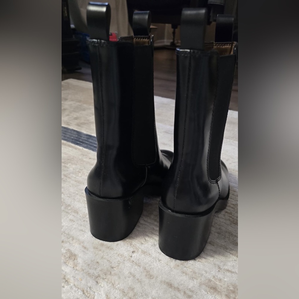 Brand new boots H&M 
Size: 38 - Picture 5 of 5